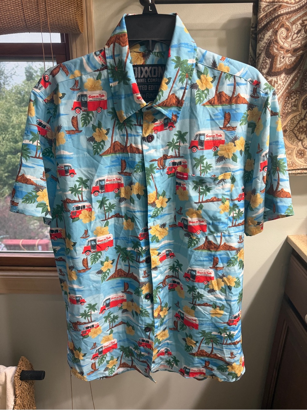 DIXXON Limit Edition Snapon Button-Down Shirt with Snapon/ Hawian Size M
